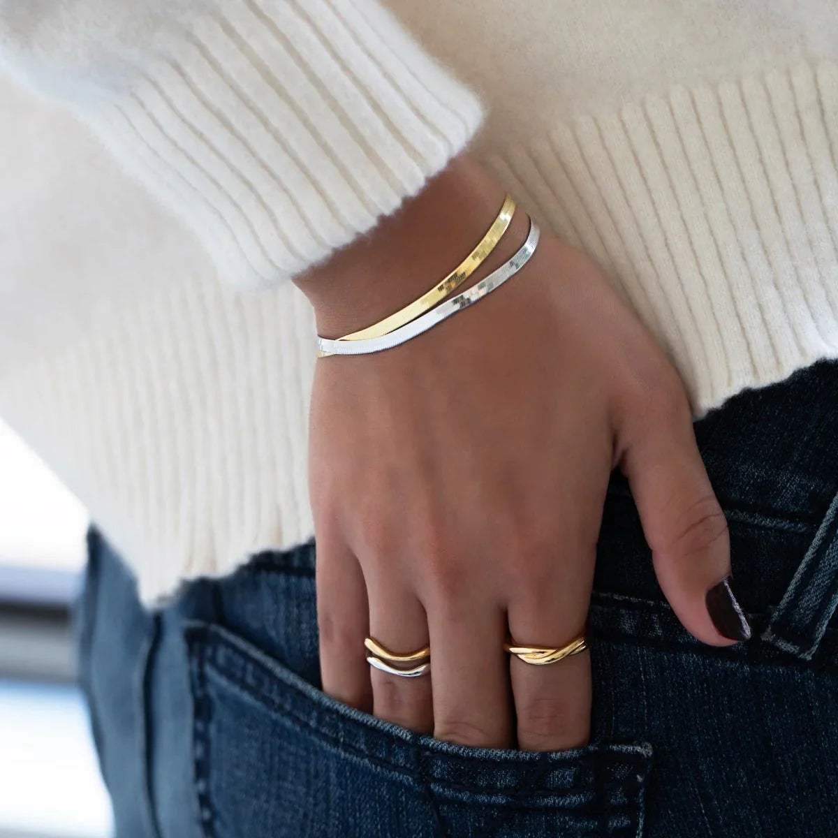 BRACELET
